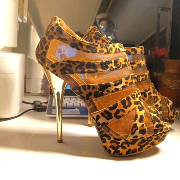 Liliana Leopard Print Faux Suede Leather Gold Mesh 5" Peep Toe Stilettos… - Picture 4 of 7